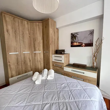 Piso Centrico, Garaje Incluido,zona Vialia Apartment Vigo